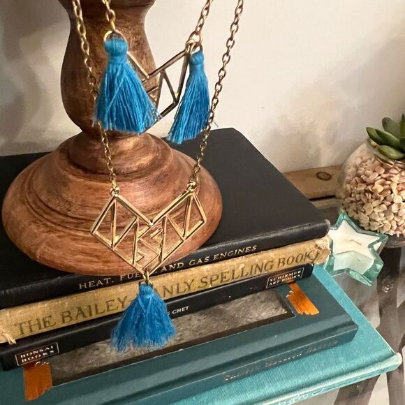 Women’s EUC Boho Layered tassel geometric necklace. - Picture 2 of 7